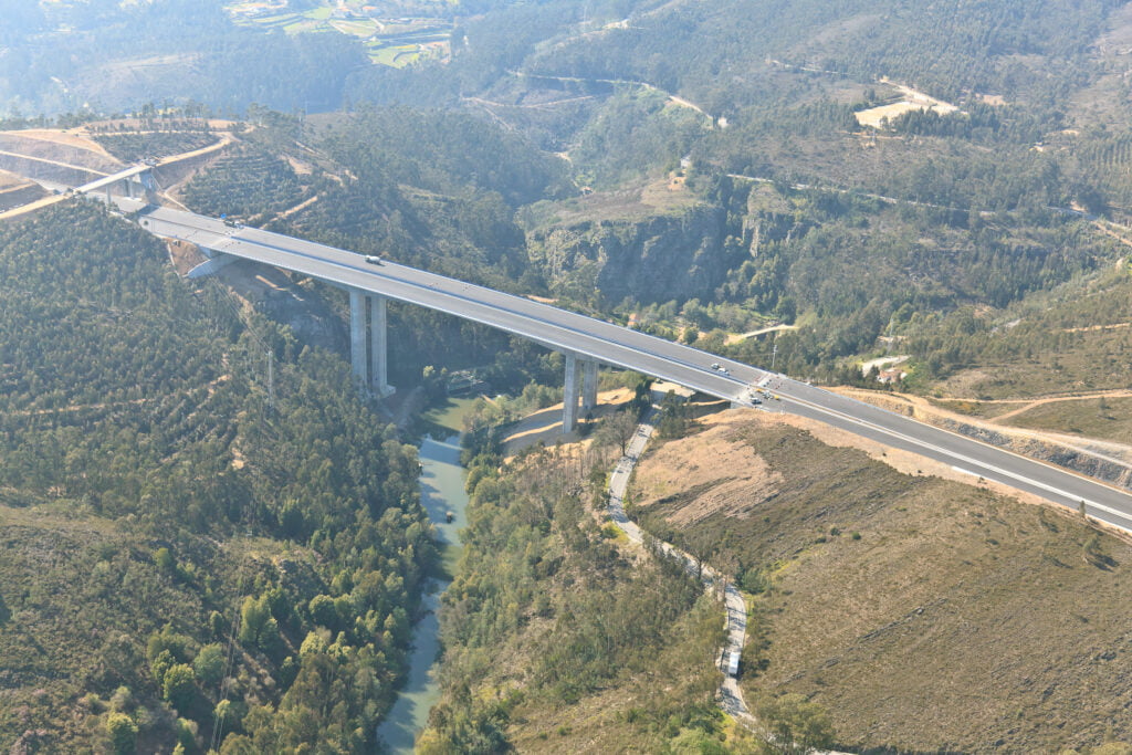 A41 - 03ª Reportagem Aérea - T2 - Pk 10850 a 11200 - Pte Rio Sousa 1