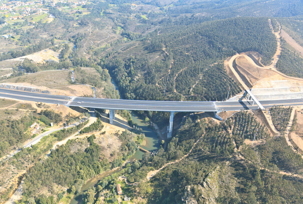 A41 - 03ª Reportagem Aérea - T2 - Pk 10850 a 11200 - Pte Rio Sousa 1