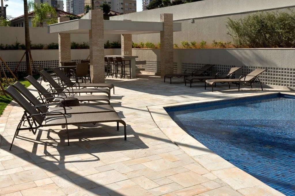 Quartier Vila Mascote_Bar Piscina 2