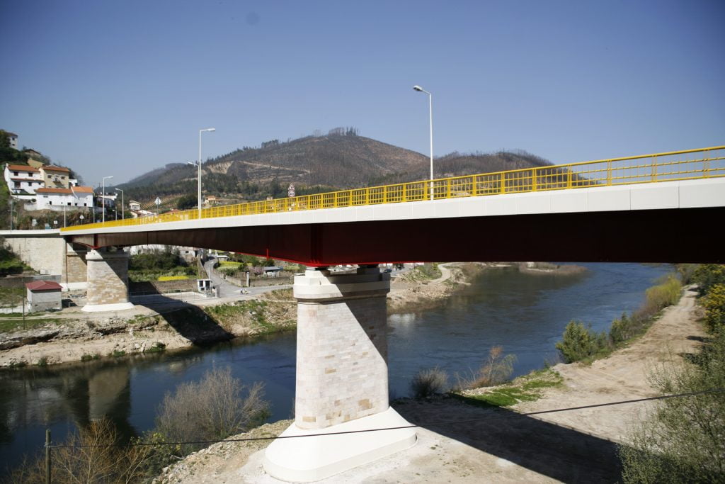 Substituição do Tabuleiro e Reforço dos Encontros da Ponte de Penacova