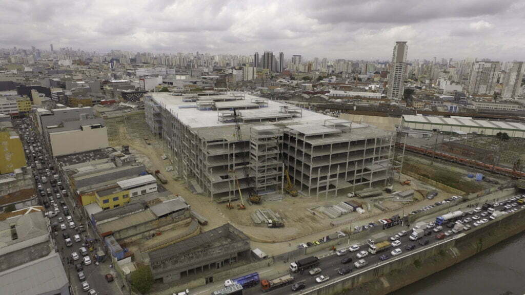 area-externa-feira-da-madrugada