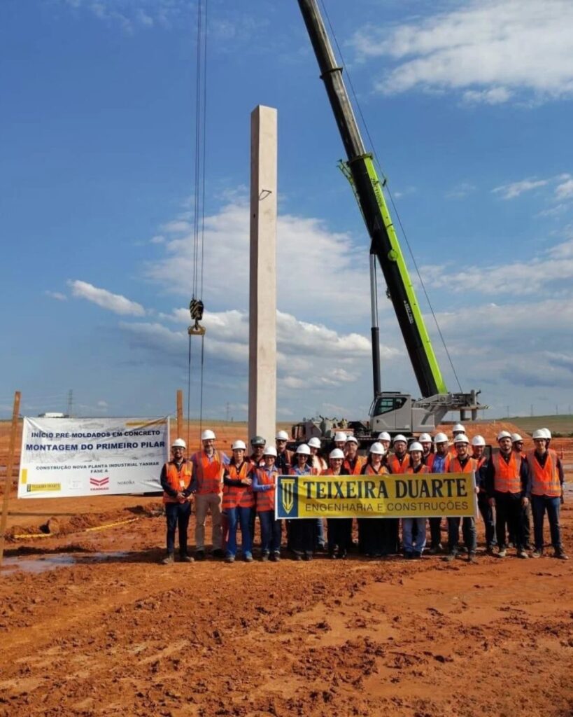 engenheiros Teixera Duarte durante acompanhamento de obra Yanmar
